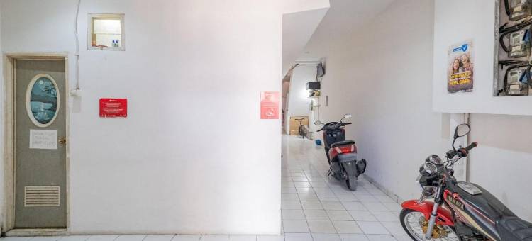 红多兹酒店-近STAN(RedDoorz Near Stan)图片