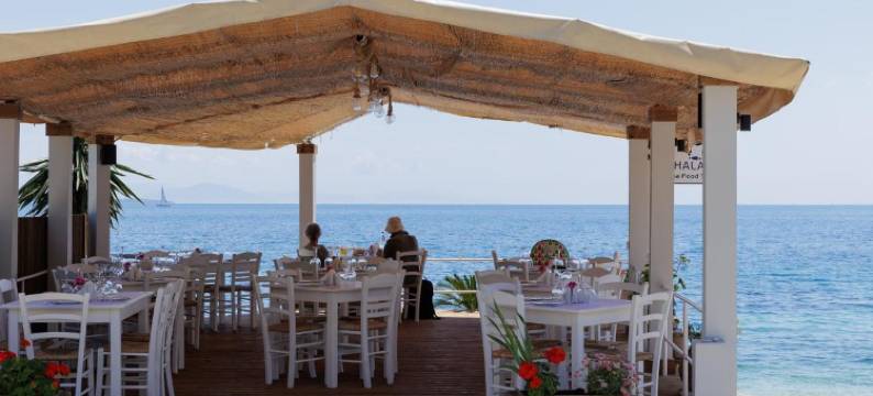 Konnect的盐和太阳公寓, Kaminaki海滩(Salt & Sun Apartments by Konnect, at Kaminaki Beach)图片