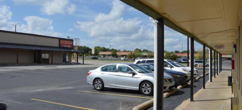 塔尔萨德雷克斯汽车旅馆(Delux Inn Tulsa)图片