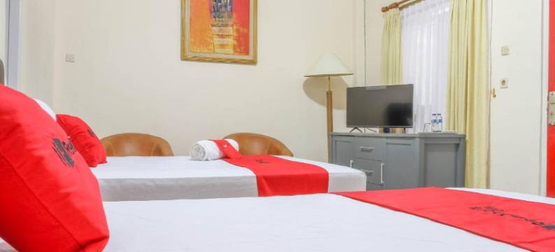 红多兹Plus酒店-加鲁特奥蒂斯塔(RedDoorz Plus @ Otista Garut)图片