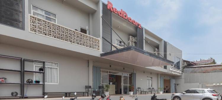 红多兹酒店-近冼都环路出口收费站(RedDoorz Near Exit Toll Sirkuit Sentul)图片