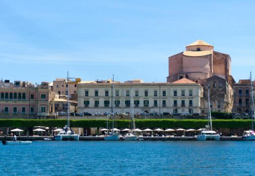 1743 Loft Hotel Overview