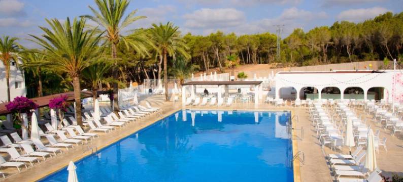 伊维萨岛卡拉莱亚度假酒店(Cala Llenya Resort Ibiza)图片