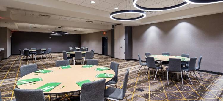 克拉克斯维尔东北假日酒店(Holiday Inn CLARKSVILLE NORTHEAST by IHG)图片