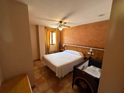 卡诺斯阿尔采瑟餐厅酒店(Hotel Restaurante Los Caños de la Alcaiceria)