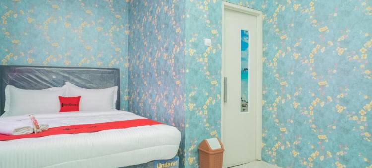 红多兹Plus酒店-近ITC森帕卡马斯2号(RedDoorz Plus Near ITC Cempaka Mas 2)图片