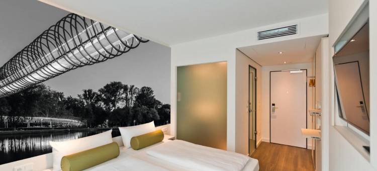 奥伯豪森温德姆速8酒店(Super 8 by Wyndham Oberhausen)图片