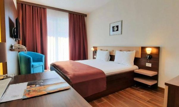 Hotel Doa Hotel Overview