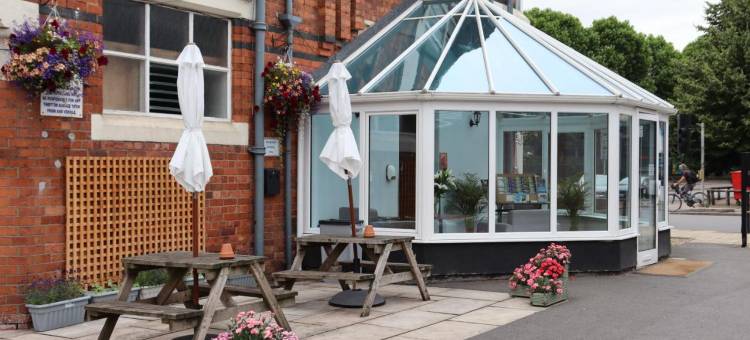 贝斯特韦斯特普劳酒店(Best Western the Plough Hotel)图片