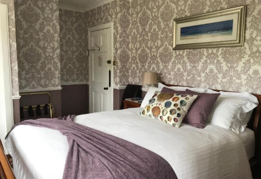 Dalgreine Guest House Hotel Overview