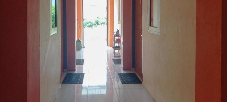 Jessy Homestay Lolak Mitra RedDoorz图片