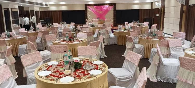 The Four Seasons Recreation图片