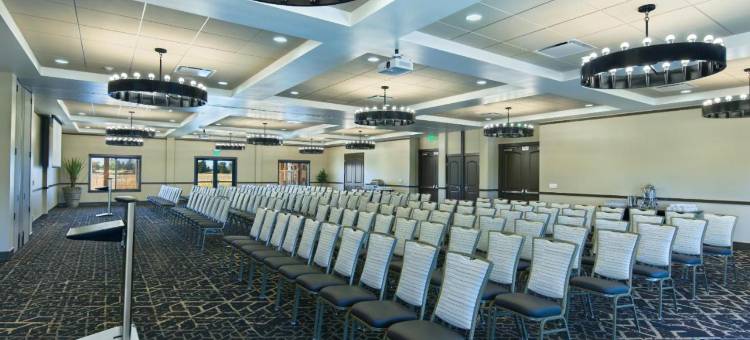 索诺马牛津套房酒店-罗纳特公园(Oxford Suites Sonoma - Rohnert Park)图片