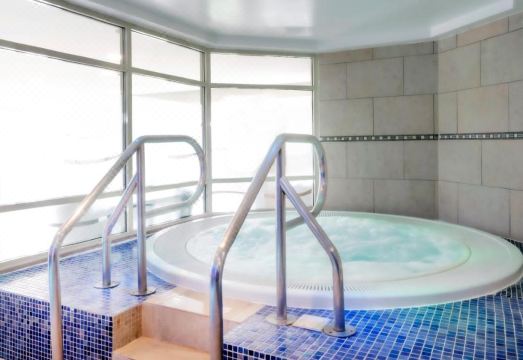 Wood Hall Hotel & SpaHotel Overview