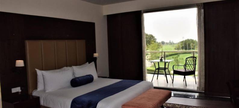 迪菲斯莱雅高尔夫乡村俱乐部酒店(Defence Raya Golf & Country Club)图片