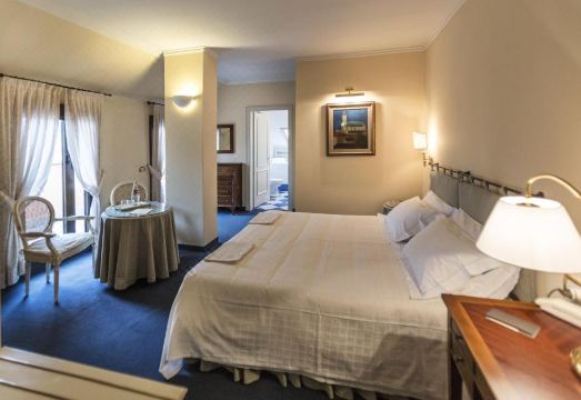 Regina Adelaide Hotel & Spa Hotel Overview