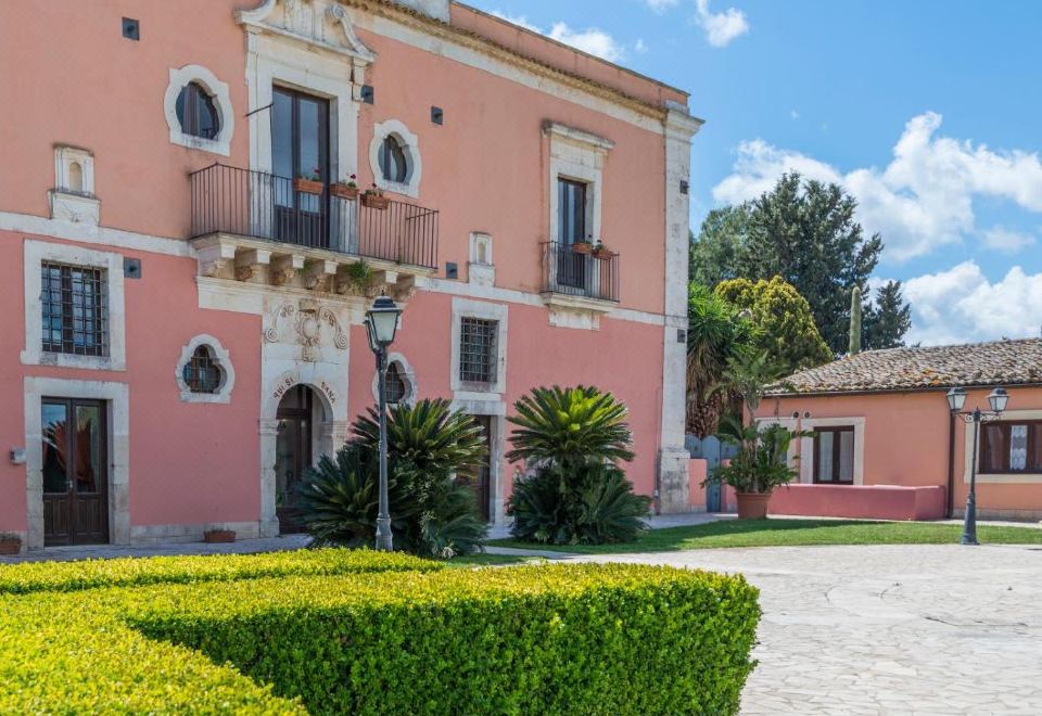 Hotel Lady Lusya Hotel Overview