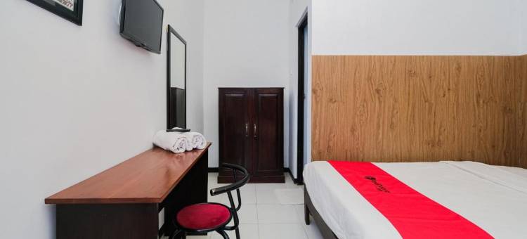 OYO 3387纳库拉伊斯兰家庭旅馆(RedDoorz Syariah Near Rsud Tuban)图片