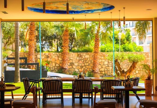 Hotel Apollon SarandeHotel Overview