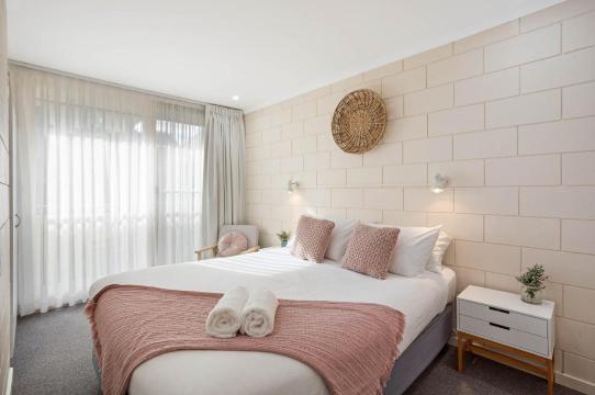 Penguin Mews Merimbula Hotel Overview