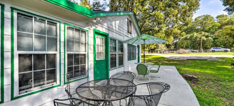 威姆伯利市中心附近的溪流家园！(Wimberley Home on Creek and Close to Downtown!)图片