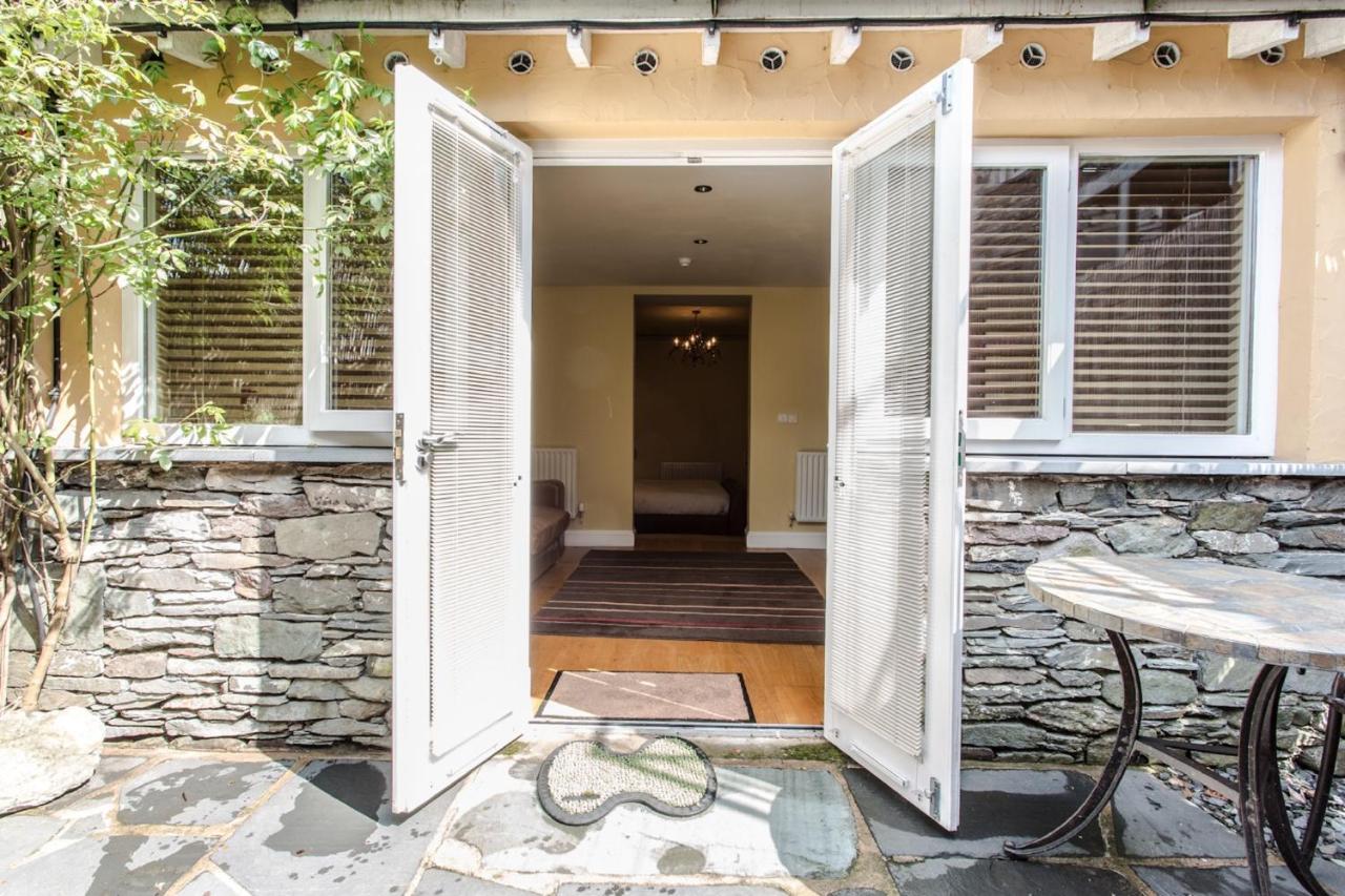 Moss Grove Organic Over view