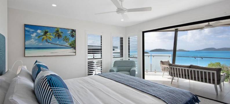 Hidden Cove on Hamilton Island by Hiha图片