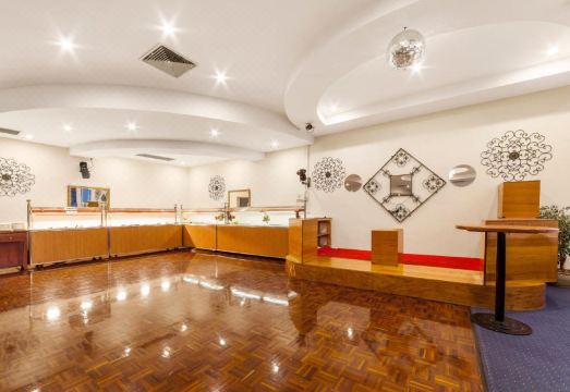 Ciloms Airport LodgeHotel Overview