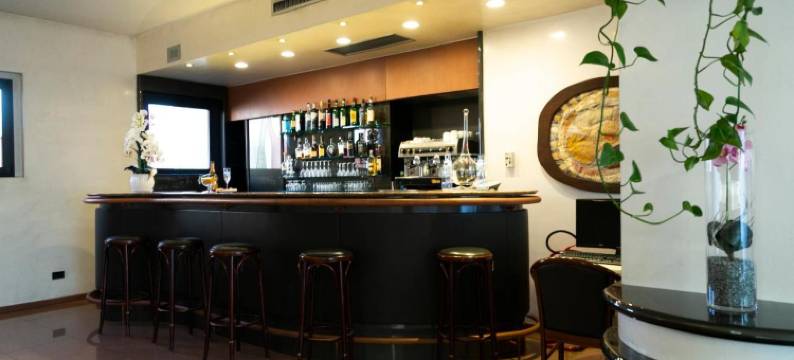 梅拉斯酒店(Melas Hotel)图片