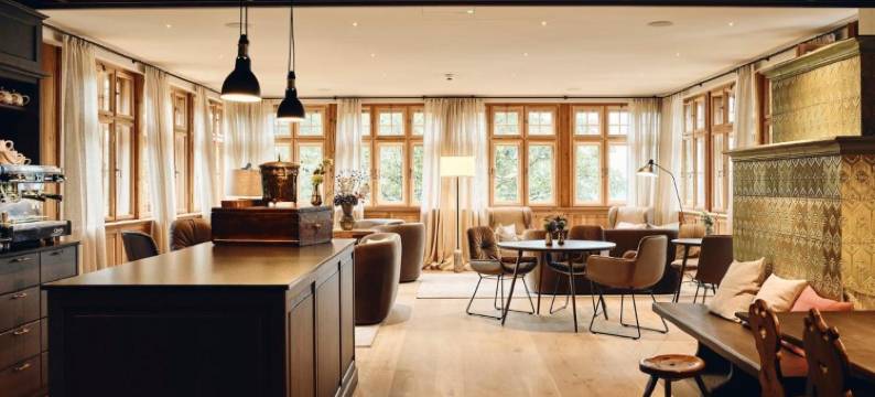 TAUROA 克伦(Tauroa Krenn)图片