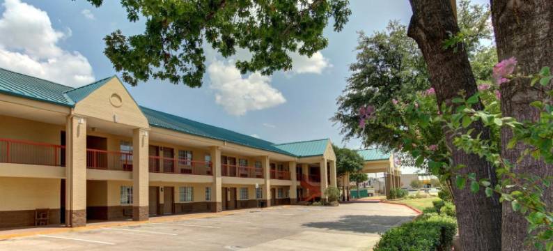 阿林顿6号汽车旅馆(Motel 6 Arlington, TX)图片