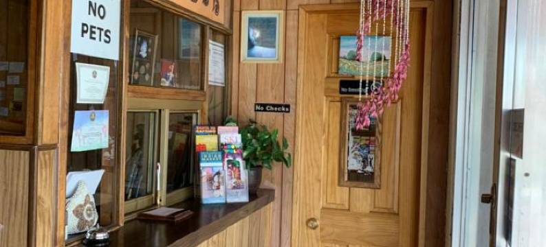 塔顿伍德庭院汽车旅馆(Cottonwood Court Motel)图片