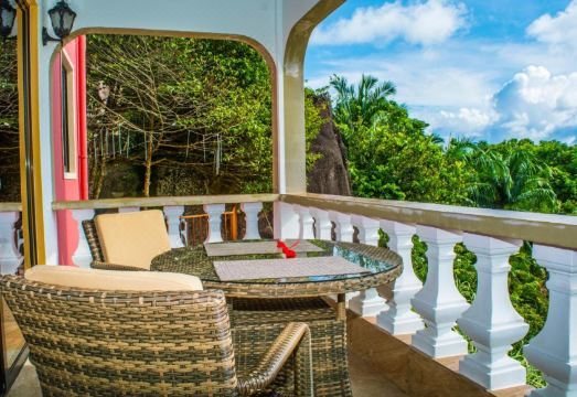 Les Elles Guesthouse Self Catering Hotel Overview