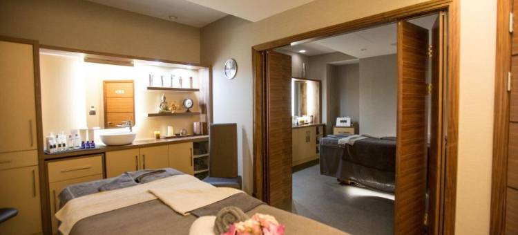 弗雷夏姆庞德 Spa 乡村别墅酒店(Cbh Frensham Pond Hotel)图片