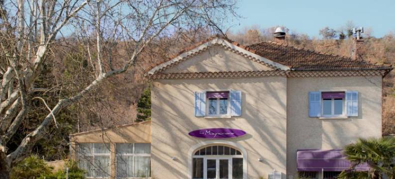 洛吉斯酒店 - 白色小屋,附设小酒馆(Logis Hôtel la Magnanerie - Côté Bistro)图片