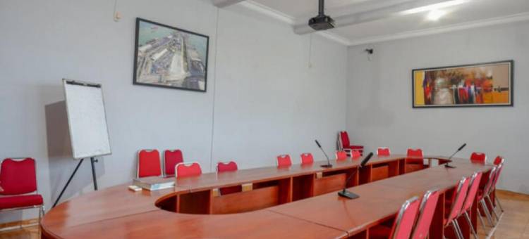 RedDoorz清真酒店靠近三宝洞2号(RedDoorz Syariah Near Kawasan Sam Poo Kong 2)图片