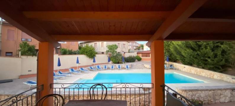 考拉鲁坎达撒森图酒店(Piccola Locanda S'Ausentu)图片