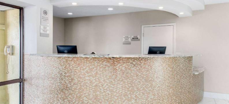 Clarion Inn & Suites Kissimmee-Lake Buena Vista South图片