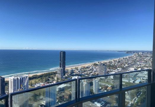 La Jolla Holiday Broadbeach Hotel Overview