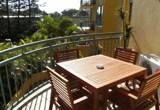 Sunshine Towers Boutique Apartments Hotel Overview