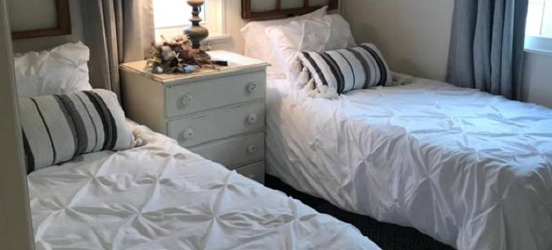 Cheerful 2 Bedroom Cottage on 5th图片