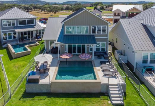 Lakeside Luxury Villa with Swimming Pool, Boat Lift Hotel Overview