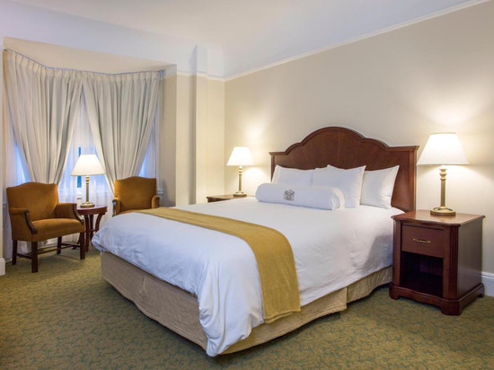 贝里斯福德阿姆斯酒店