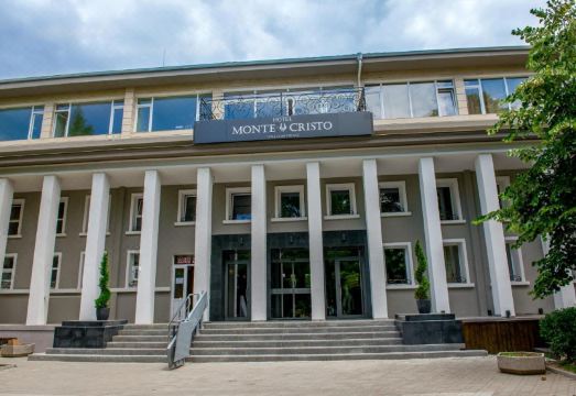 Hotel Monte Cristo Over view