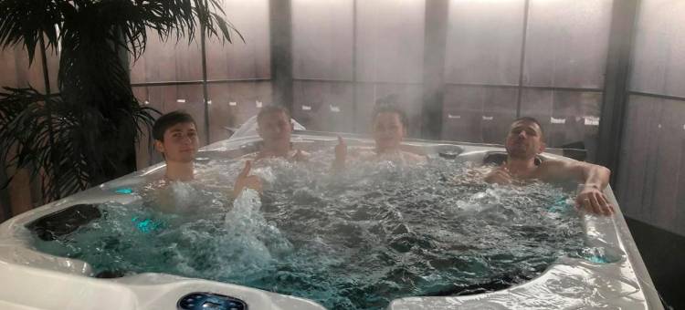 拉迪泽欧帕迪尔波恩餐厅酒店(Hotel Restaurant Rodizio Paderborn)图片