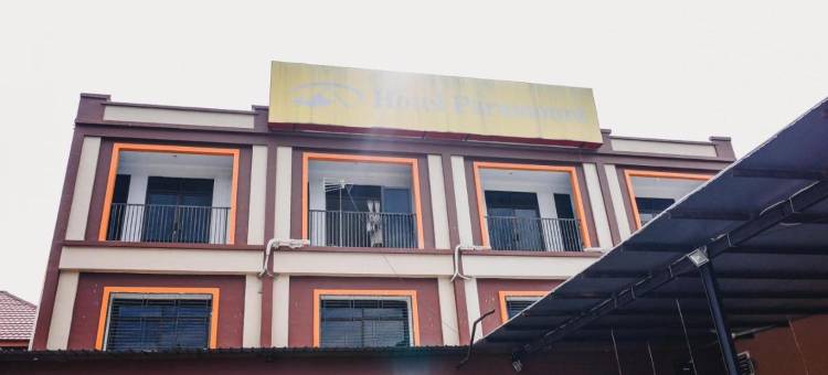 红多兹Plus酒店-近苏丹哈桑丁机场(RedDoorz Plus Near Sultan Hasanuddin Airport)图片