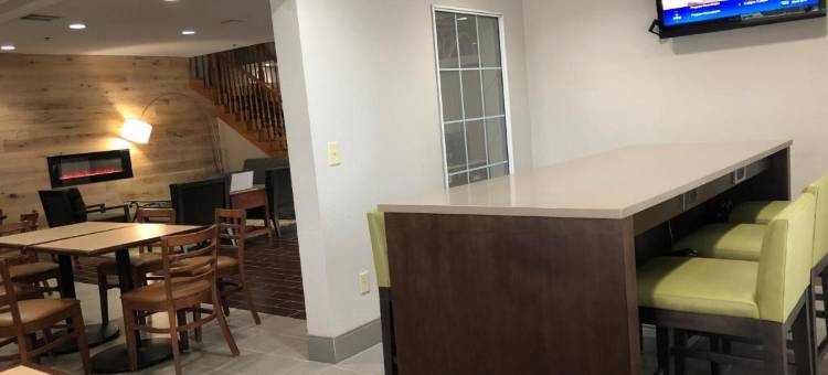 堪萨斯托皮卡西丽怡酒店(Country Inn & Suites by Radisson, Topeka West, KS)图片