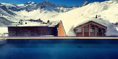 由 Les Etincelles 運營的坎帕紐勒酒店