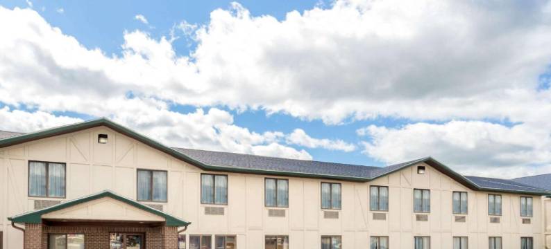 德拉文速 8 酒店(Super 8 By Wyndham Delavan Near Lake Geneva)(Delavan Inn and Suites)图片