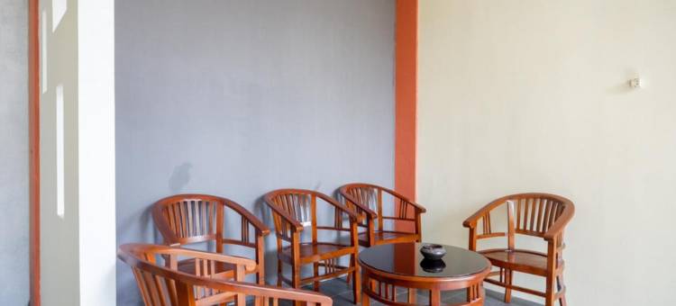 红多兹伊斯兰酒店-近三宝垄克拉皮亚克收费站出口(RedDoorz Syariah Near Exit Tol Krapyak Semarang)图片